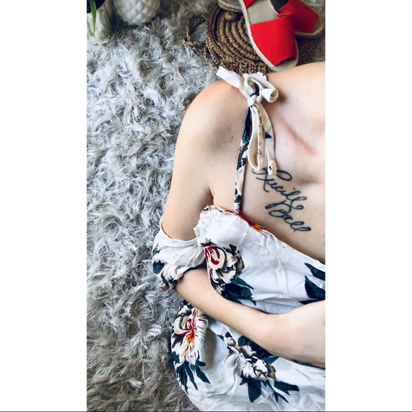 NWT Floral Blouse - Picture 3 of 8